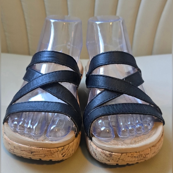 CROCS A-Leigh Womens Size 7 Black Wedge Cork Heel Slip On Strappy Sandals - Picture 3 of 10